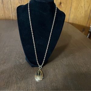 Sarah Coventry gold tone plain teardrop necklace